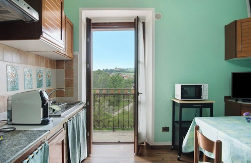 Costigliole d'Asti Apartment | Apartment 'La Rocca di Efisio - Dolcetto' with private terrace, Wi-Fi and air conditioning