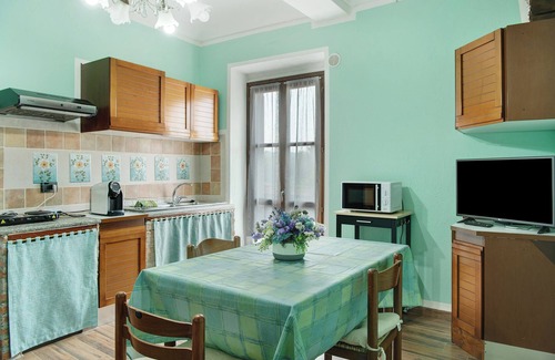 Costigliole d'Asti Apartment | Apartment 'La Rocca di Efisio - Dolcetto' with private terrace, Wi-Fi and air conditioning