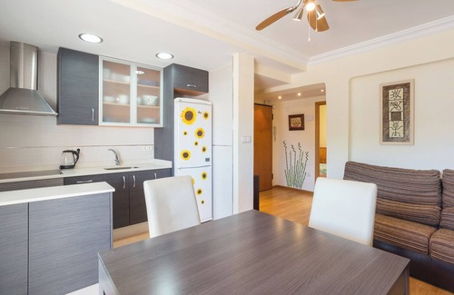 Molinell Apartment | Apartment 'La Paz De Xinxilla' with Sea Views, Wi-Fi and Air Conditioning
