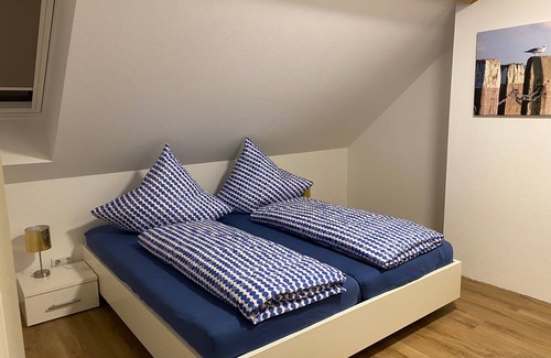 Brookmerland Apartment | Apartment 'Landhaus Alte Welt Nordseeküste 2' with Private Terrace and Wi-Fi