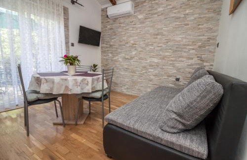 Sarsoni Apartment | Apartment Laurel