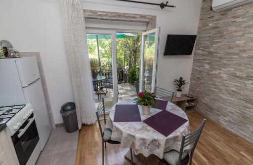 Sarsoni Apartment | Apartment Laurel
