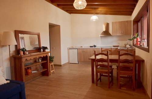 Agulo Apartment | Apartment 'Laurel' with Mountain View, Wi-Fi and Air Conditioning