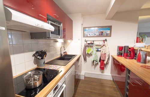 Sers Apartment | Apartment 'Le Bois De Marie' with Mountain View, Private Terrace and Wi-Fi