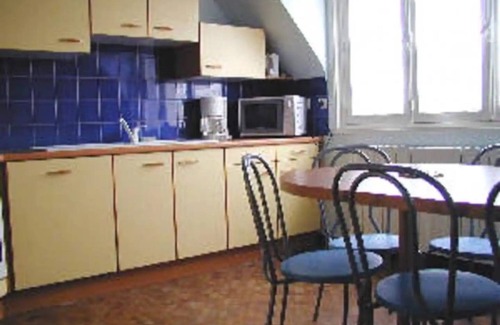 Sarzeau Apartment | Apartment 'Le Goéland' with Shared Pool, Shared Terrace and Wi-Fi