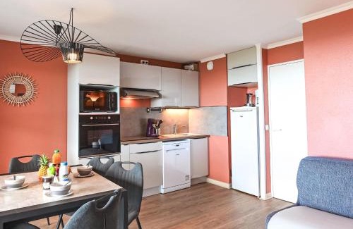 Le Dramont Apartment | Apartment Le Hameau - M4 333 by Interhome