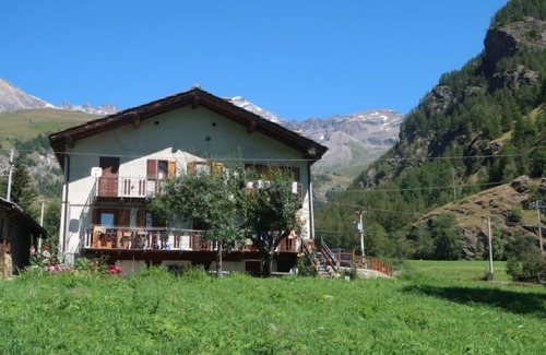 Ollomont Apartment | Apartment Le Myosotis (VPE151) in Valpelline - 3 persons, 1 bedrooms