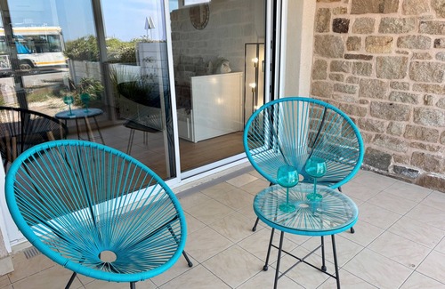 Le Fort Bloque Apartment | Apartment 'Le Nid De Keragan' with Sea View, Private Terrace and Wi-Fi