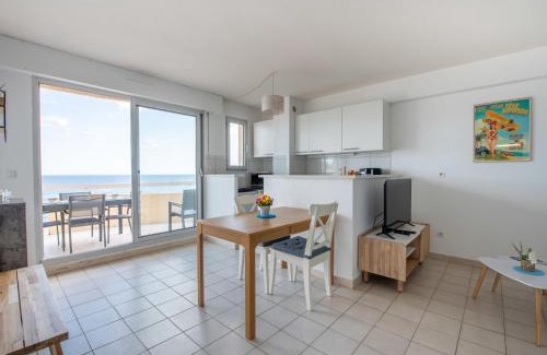 Cavaliere Apartment | Apartment Le Palazzo del Mar-13 by Interhome