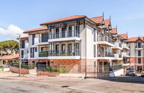 Arcachon Apartment | Apartment Le Patio Mauresque by Interhome