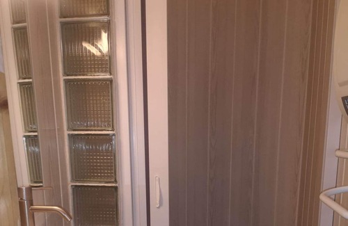 Route d'Arles Apartment | Apartment 'Le Petit Studio De Nîmes' with Shared Terrace, Wi-Fi and Air Conditioning