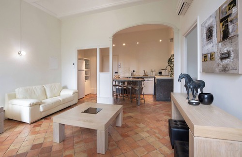 Saint-Germain Apartment | Apartment 'Le Peuplier' with Shared Pool, Wi-Fi and Air Conditioning