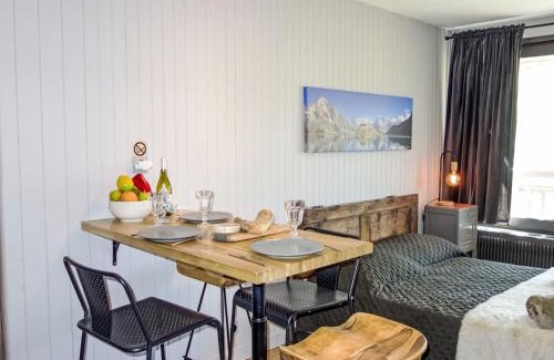 Val-Thorens Apartment | Apartment Le Roc de Peclet by Interhome