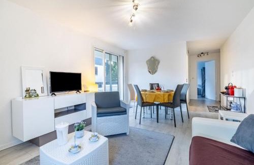 Touques Apartment | Apartment Le Vert Coteau-3 by Interhome