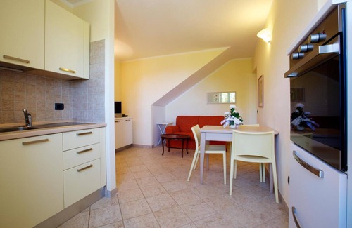 Deiva Marina Apartment | Apartment 'Leccino' with Mountain View, Wi-Fi and Air Conditioning