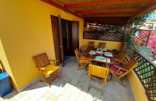 Torre dei Corsari Apartment | Apartment 'Lentischio' with Sea View and Private Terrace