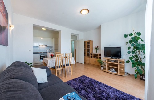 Pile Apartment | Apartment Lena - Three-Bedroom Apartment with Balcony and Sea View