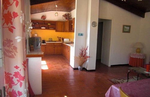 Orgon Apartment | Apartment 'Les cigales' - Tastefully Restored Provencal Farmhouse