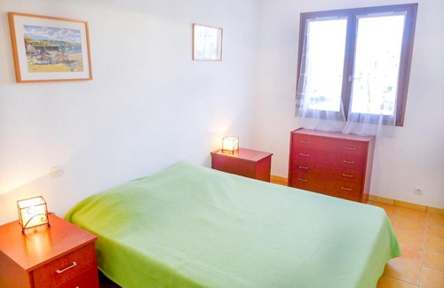Les Arenes Apartment | Apartment Les Voiliers by Interhome