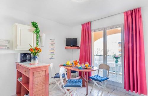 Les Bormettes Apartment | Apartment Les Canoubiers III by Interhome