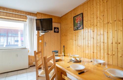Les Menuires Apartment | Apartment Les Lauzes A1 by Interhome