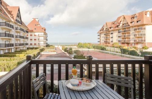 Cabourg Apartment | Apartment Les Normandières-11 by Interhome