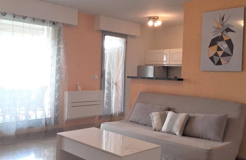 La Bocca Nord Apartment | Apartment "Les Palmiers" with golf and swimming pool