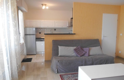 La Bocca Nord Apartment | Apartment "Les Palmiers" with golf and swimming pool