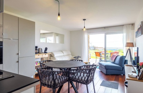 Trebeurden Apartment | Apartment 'Les Pieds Dans L'eau' with Sea View, Private Terrace, and Wi-Fi