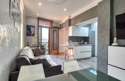 Old Town Apartment | Apartment Les Sablettes Panoramic Sea View