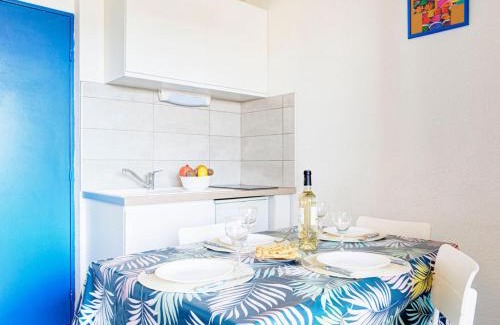 Saint-Cyprien Plage Apartment | Apartment Les Terrasses Fleuries by Interhome