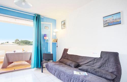 Saint-Cyprien Plage Apartment | Apartment Les Terrasses Fleuries by Interhome