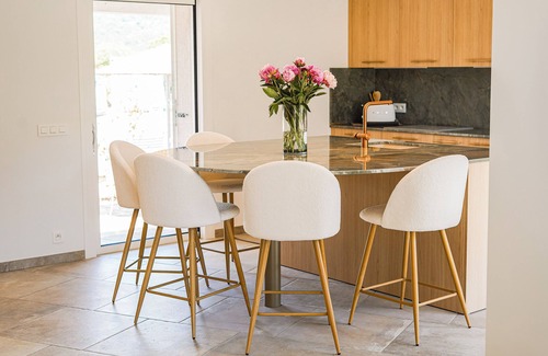 Bormes-Les-Mimosas Apartment | Apartment Lily - Elegance, calm and comfort in the heart of nature 2 to 4 pers