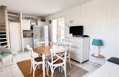 Saint-Martin-de-Re Apartment | Apartment LISERON with terace