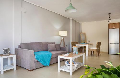 Karavomylos Apartment | Apartment Lilly, apartment with communal pool, 10 meters from sea