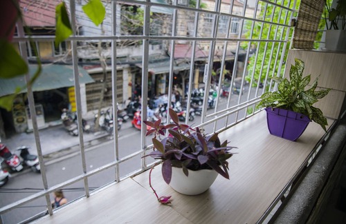Hoan Kiem Apartment | Apartment Loft with Balcony and city view in the center of Old Quarter