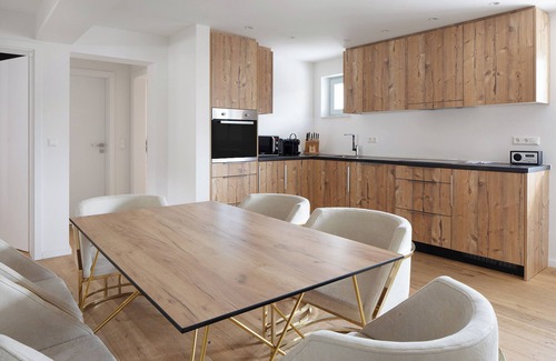 Hofsgrund Apartment | Apartment 'Lorena's Bollenhut' with Mountain View, Shared Garden and Wi-Fi