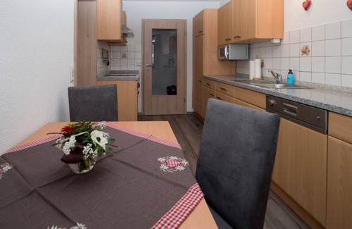 Furtwangen Apartment | Apartment 'Lothar, 80qm' with Shared Garden, Balcony and Wi-Fi