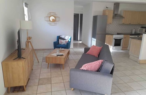 Plan-d'Orgon Apartment | Apartment 'Lou Grand Jas' with Mountain View, Private Garden and Wi-Fi