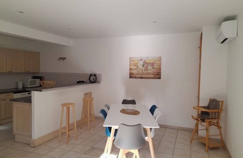 Plan-d'Orgon Apartment | Apartment 'Lou Grand Jas' with Mountain View, Private Garden and Wi-Fi