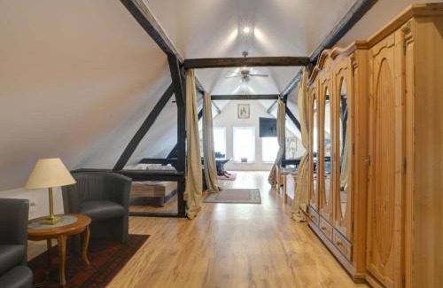Hehlen Apartment | Apartment Lounge an der Kirche by Interhome