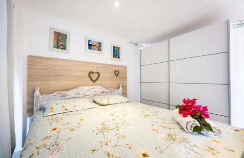 Jan Thiel Apartment | Apartment Lovely Rose with garden Jacuzzi