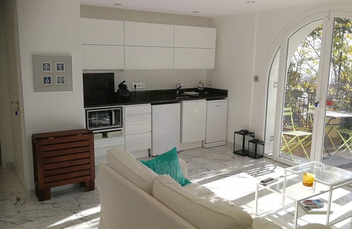 Grasse Villa | Apartment lux 1 bedroom, independent in villa, swimming pool, view Grasse and sea