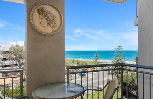 Scarborough Apartment | Apartment M305 - a popular beachside apartment!