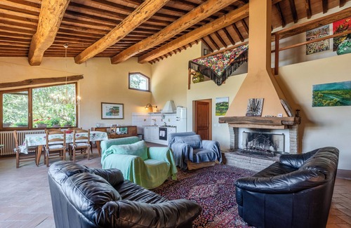 Radicondoli Apartment | Apartment 'Magica Toscana' with Mountain View, Shared Pool and Wi-Fi