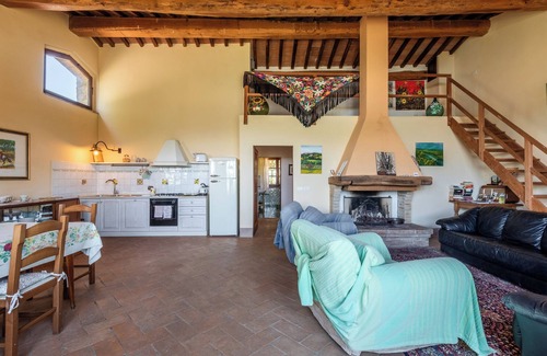 Radicondoli Apartment | Apartment 'Magica Toscana' with Mountain View, Shared Pool and Wi-Fi