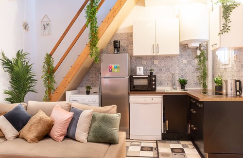 Gentilly Apartment | Apartment 'Magnifique Duplex À Paris' with Wi-Fi
