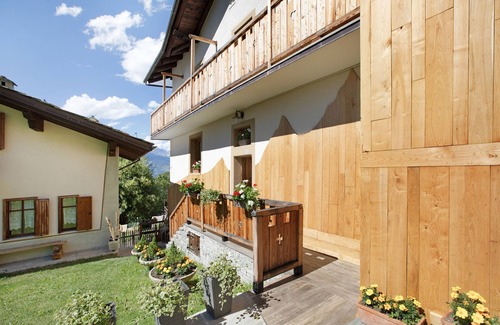 Gerdaz Apartment | Apartment 'Maison Grange 2' with Mountain View, Shared Garden and Wi-Fi