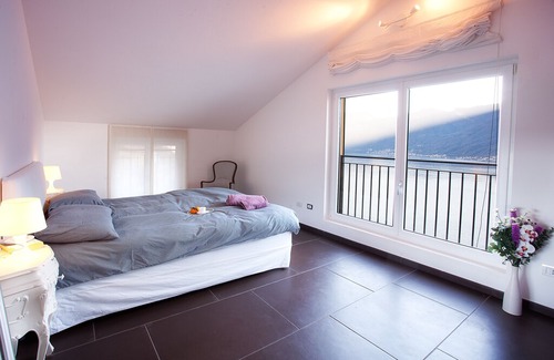 Colonno Apartment | Apartment Majestic Panoramica In Colonno with 180 degree lake views.