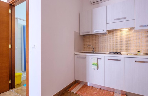 Borgagne Apartment | Apartment 'Mamba House 2' with Private Terrace, Shared Garden and Air Conditioning